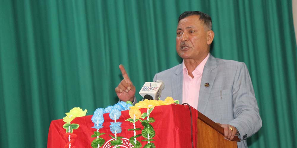 अबको चुनावबाट ओलीलाई बार्दलीबाट बगरमा पुर्‍याइदिन्छौं :  मन्त्री खतिवडा